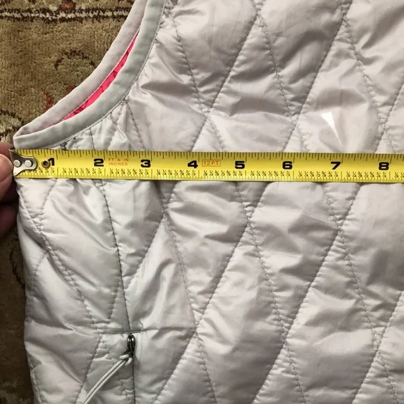 Patagonia vest white/ super light silver color. 🥶😍 Sz M with Primaloft - Picture 8 of 11
